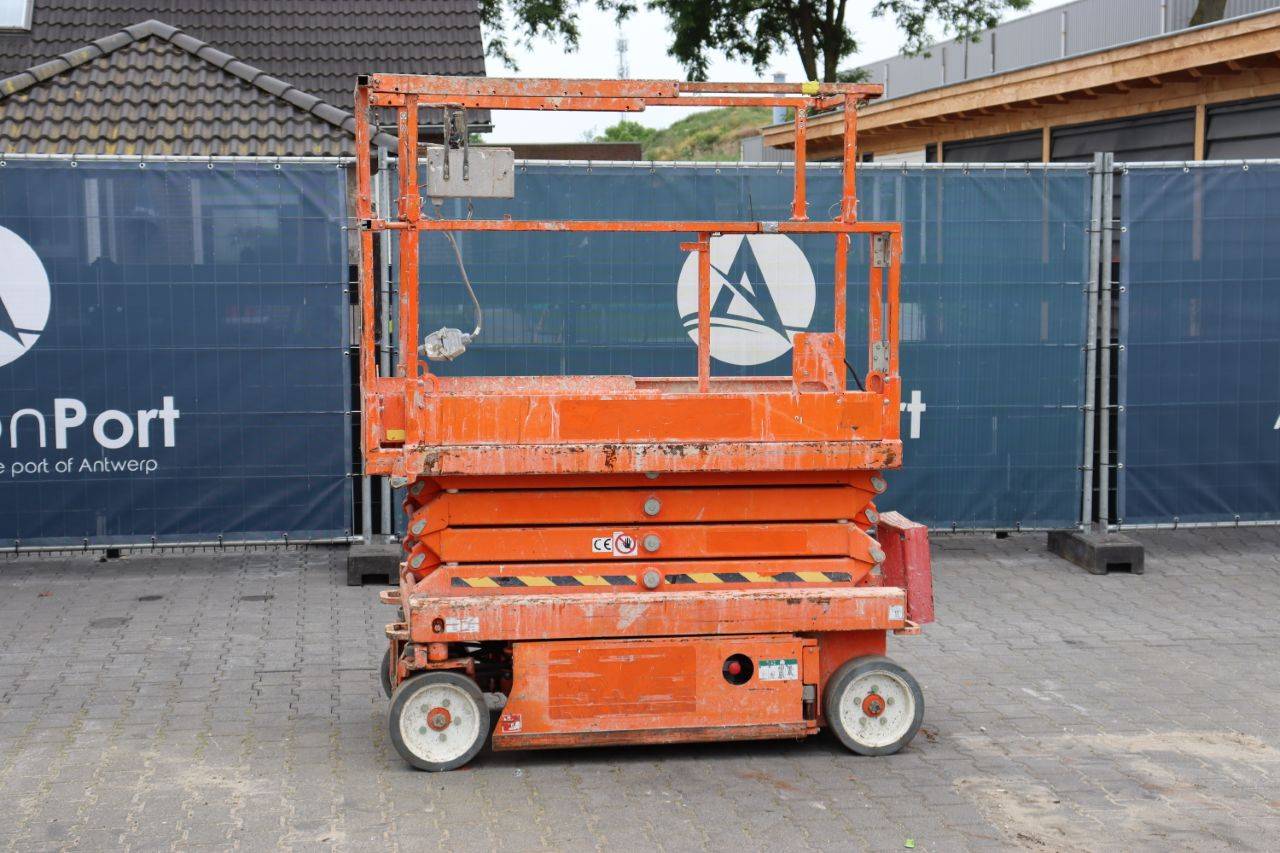 SkyJack SJIII-3219 Electric Scissor Lift