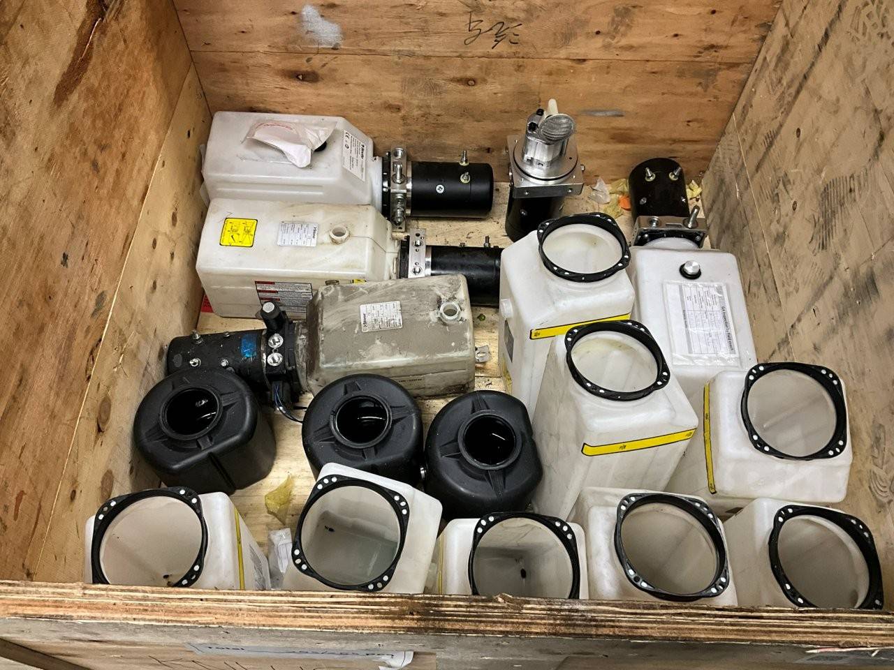 Lot of Hydraulic Parts
