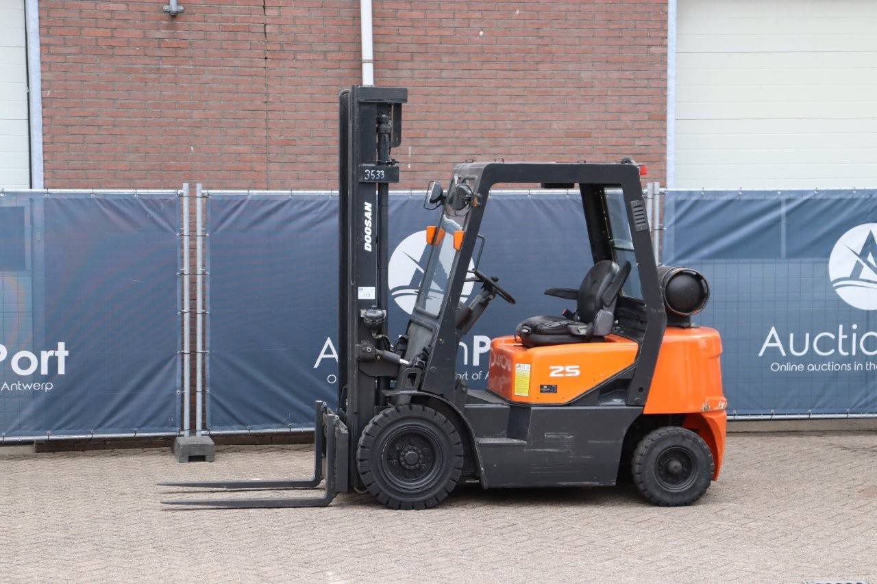 Forklift Doosan G25G LPG 2500kg 4.0m 2011