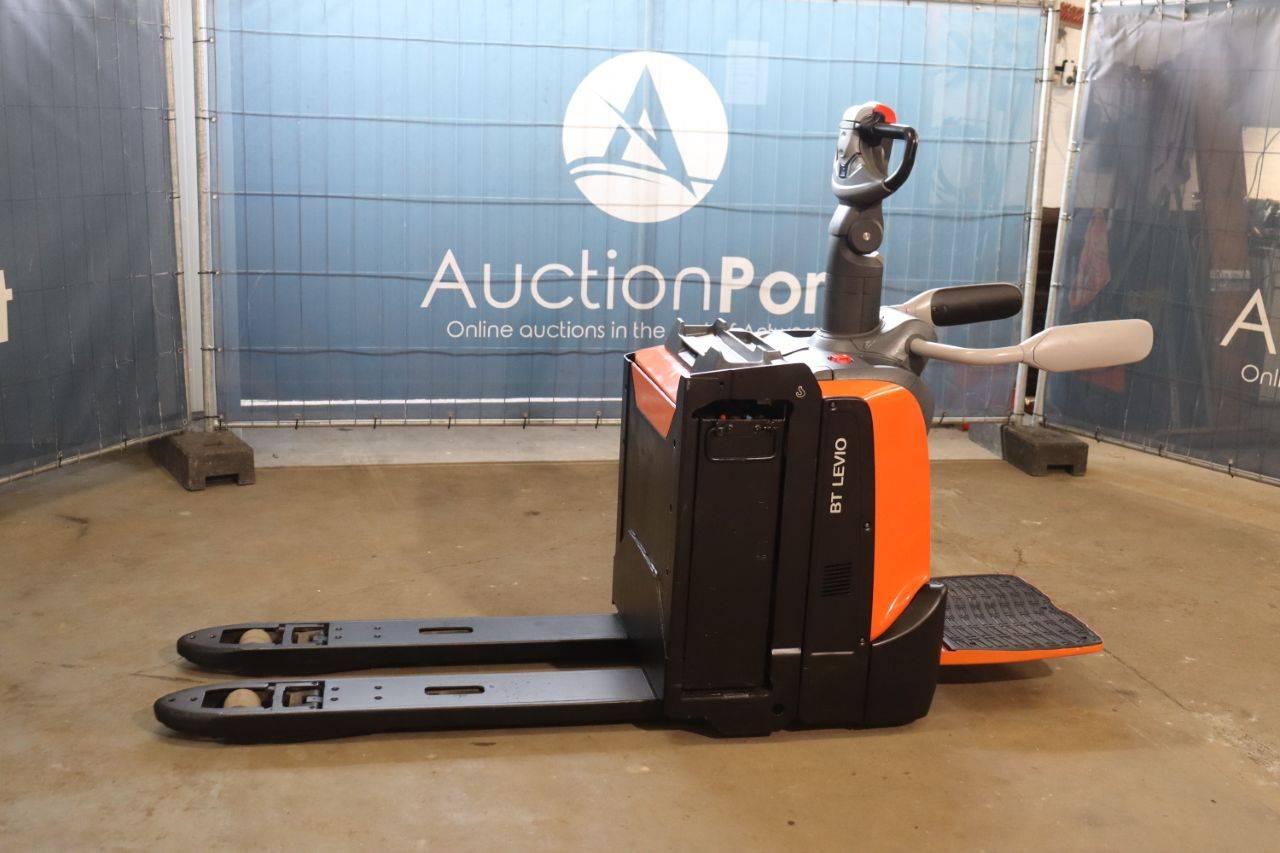 Toyota LPE200 Electric Pallet Truck 2000kg 2018