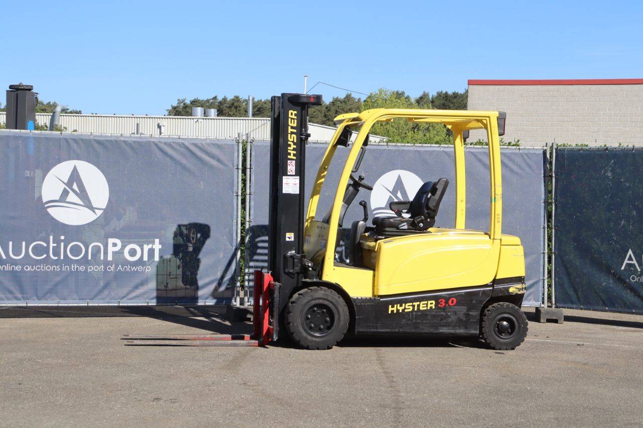 Forklift Hyster J3.0XN-861 Electric 3000kg 4.91m 2010
