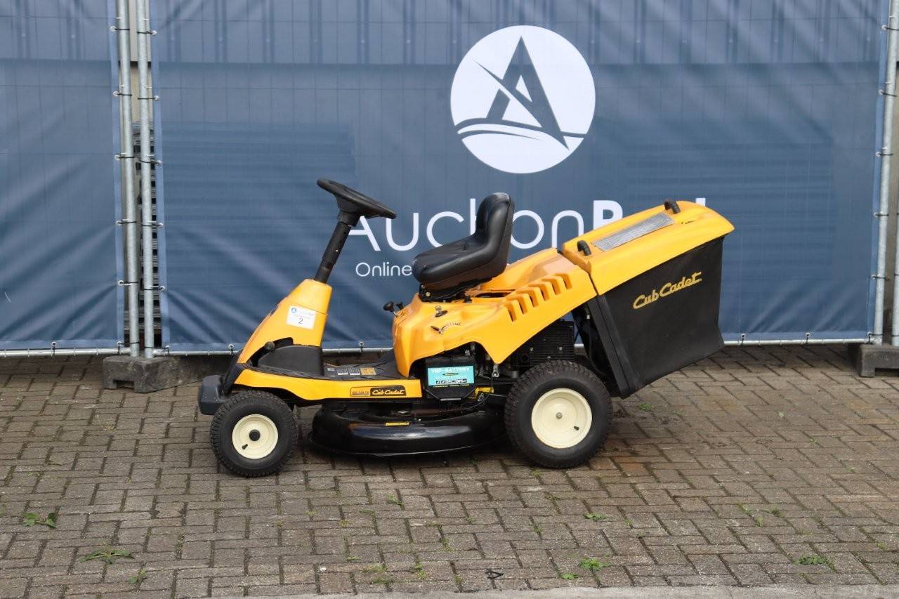 Cub Cadet CC 114 TA Petrol Riding Mower