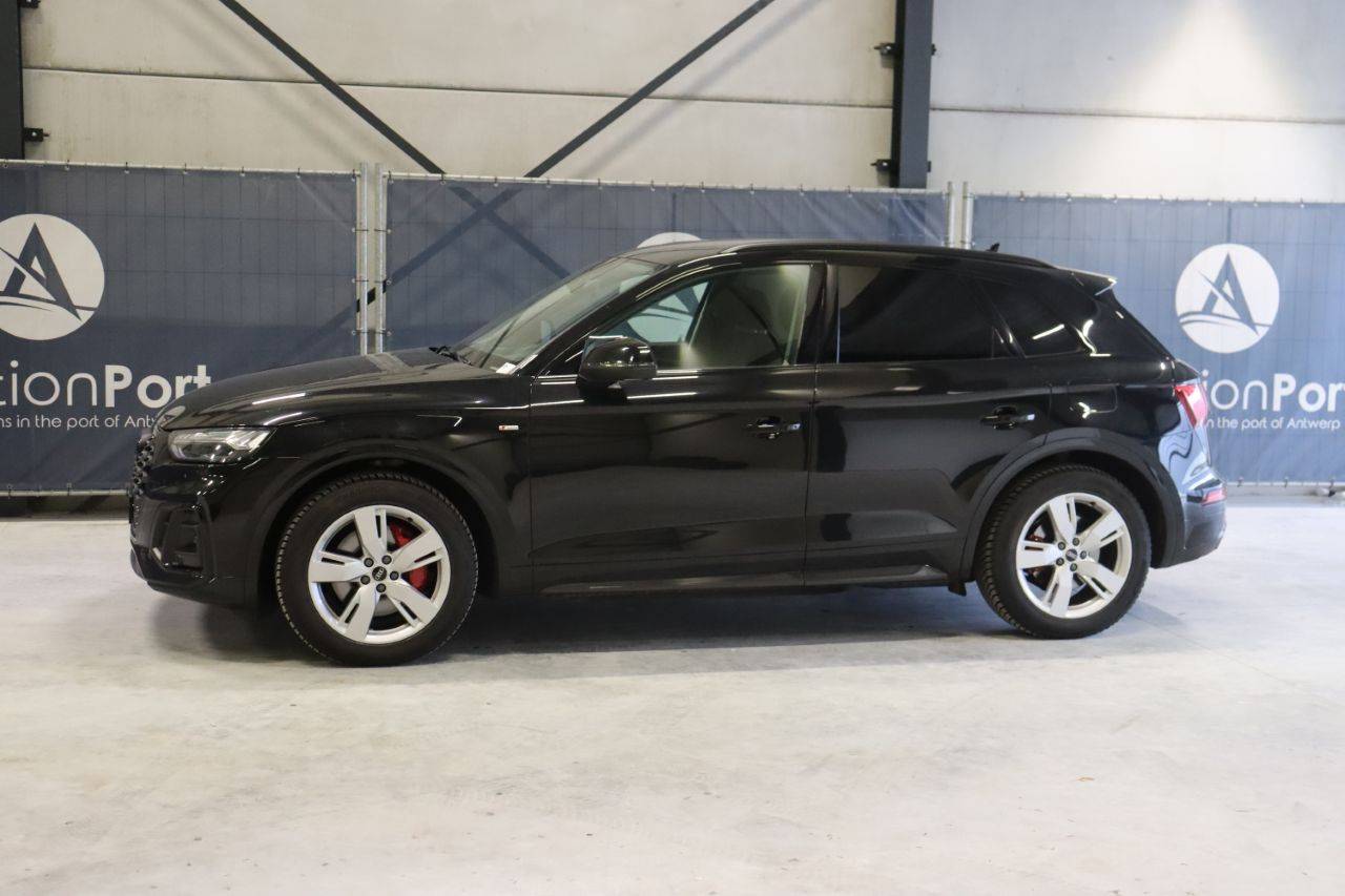 SUV Audi Q5 50 tfsi-e Electric/Gasoline 266 hp 2021