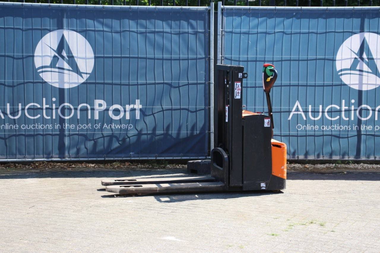 Stacker Electric