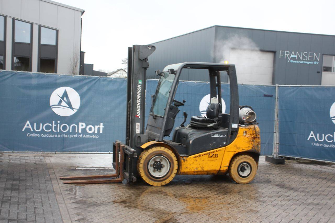 Forklift Jungheinrich FG40 LPG 2870kg 5.0m