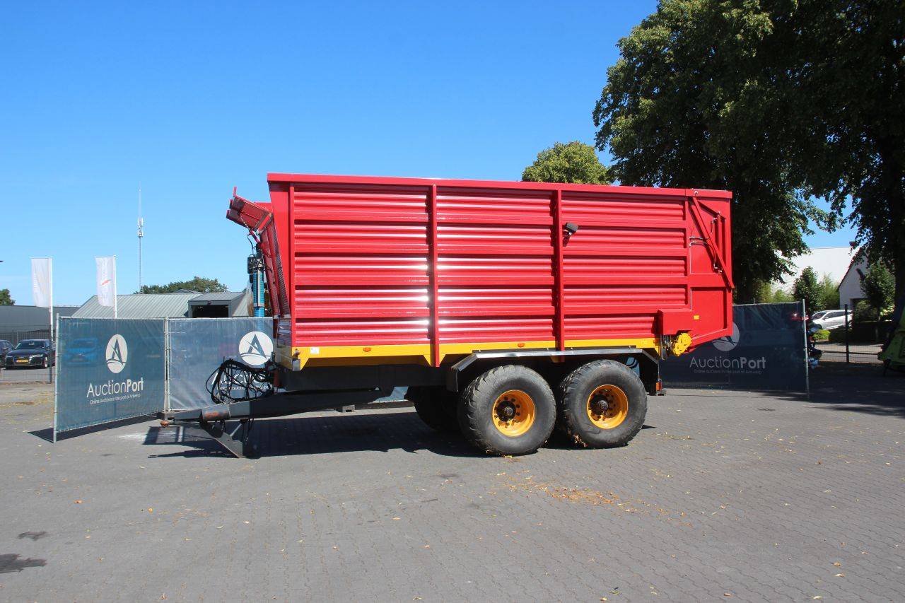 Agricultural trailer 2013