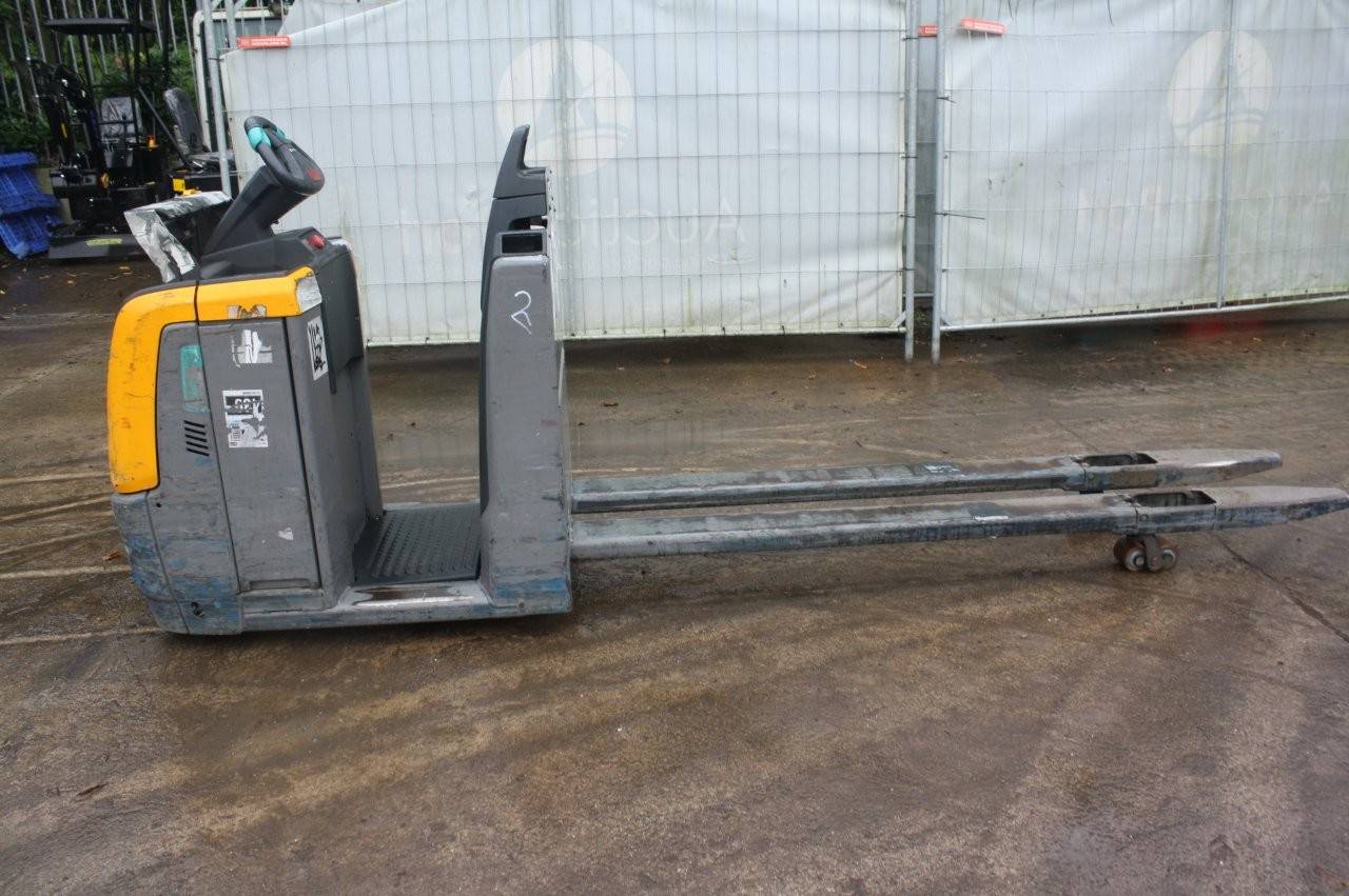 Hubwagen Jungheinrich ECE225 Elektro 2500kg 2019