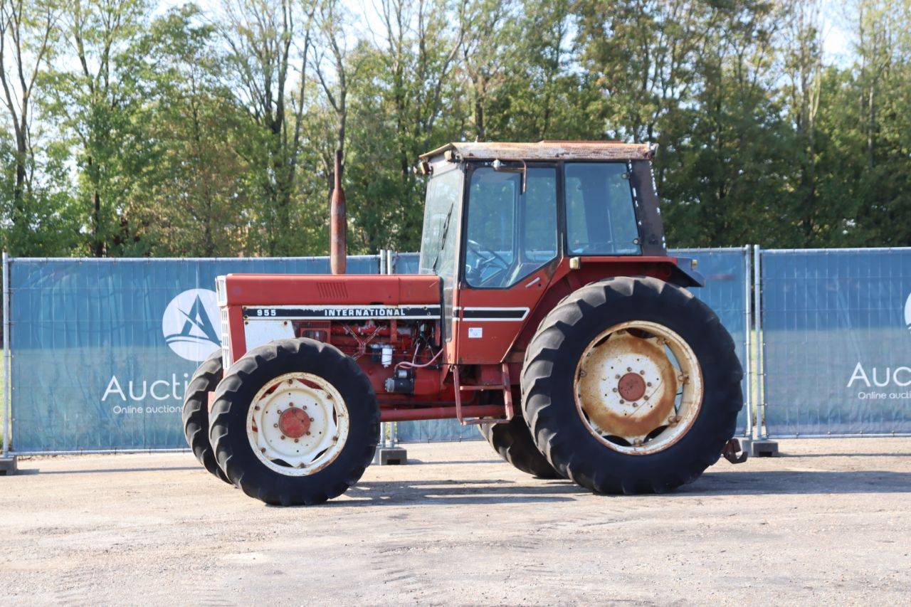 Tractor International Harvester 955-A Diesel 61kW