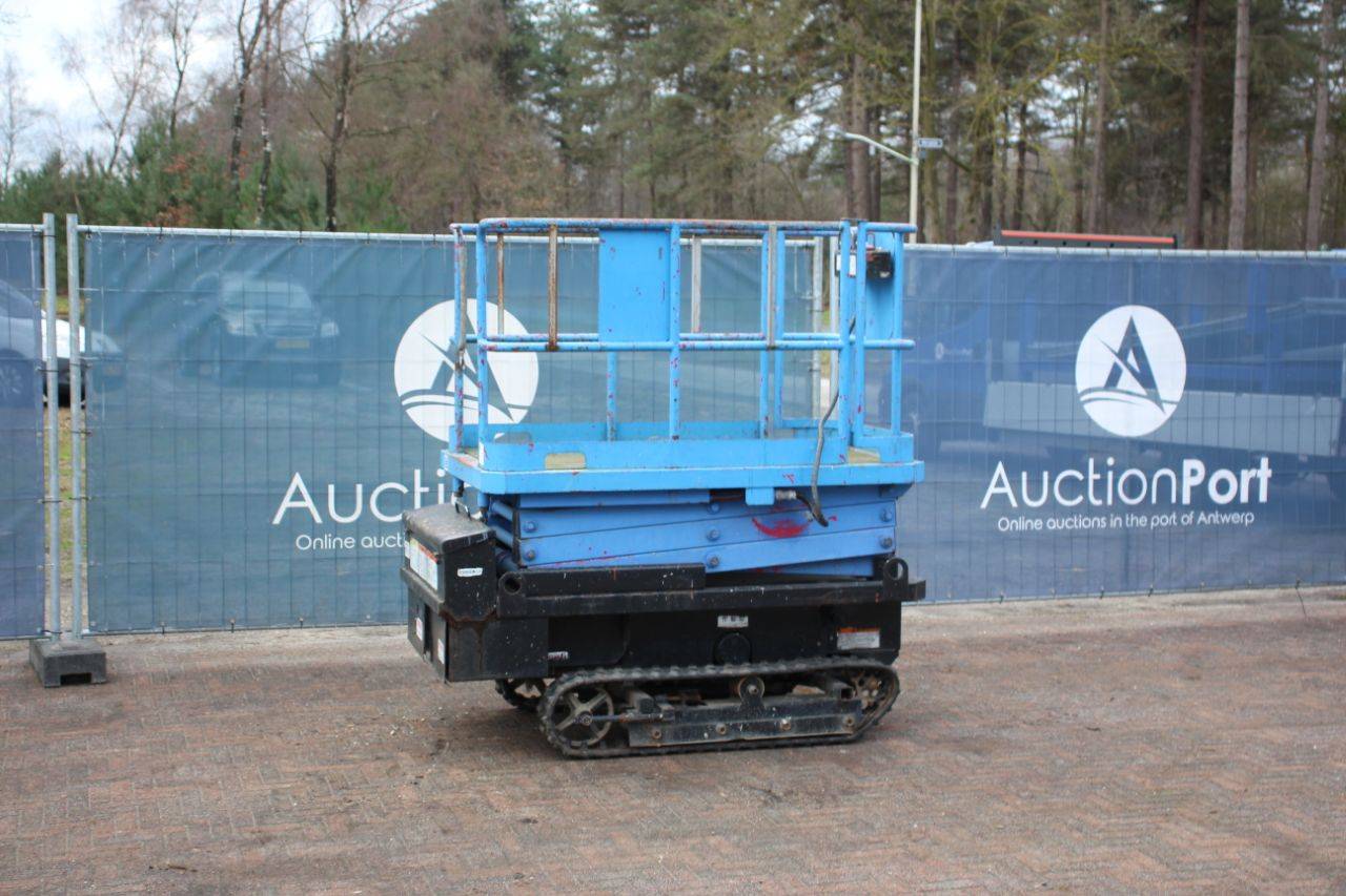 Scissor lift Aichi RV041H Electric 6m 1992
