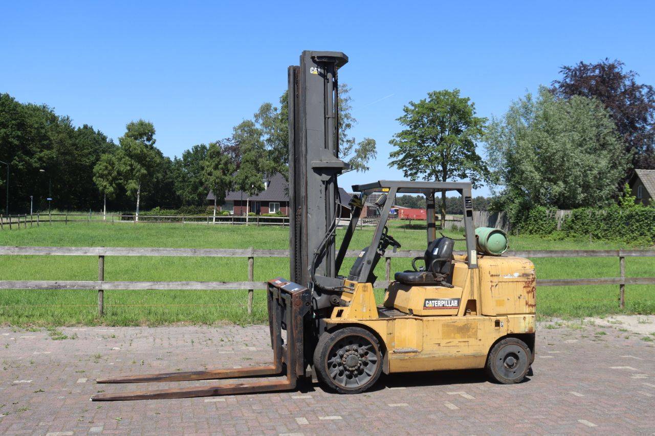 Carrello elevatore Caterpillar GC60K a GPL 6000 kg 2000