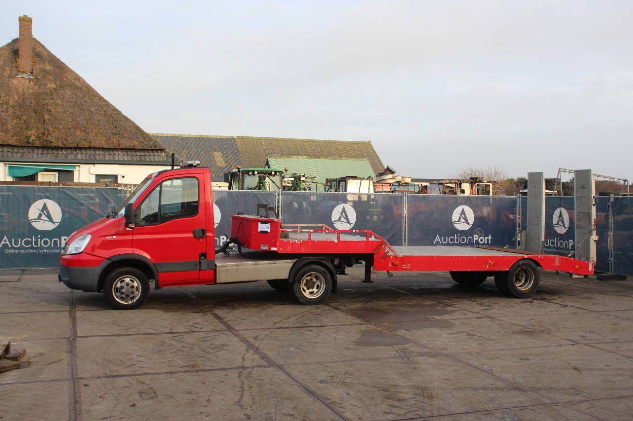 BB Tractor Iveco Daily 40C18/T Diesel 177 hp 2010 with Semi-Low Loader Veldhuizen (Margin)