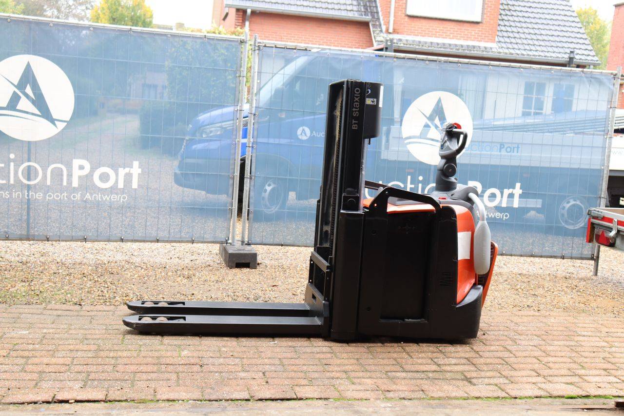 Toyota SPE200D Electric Stacker 1000kg 4.6m 2018