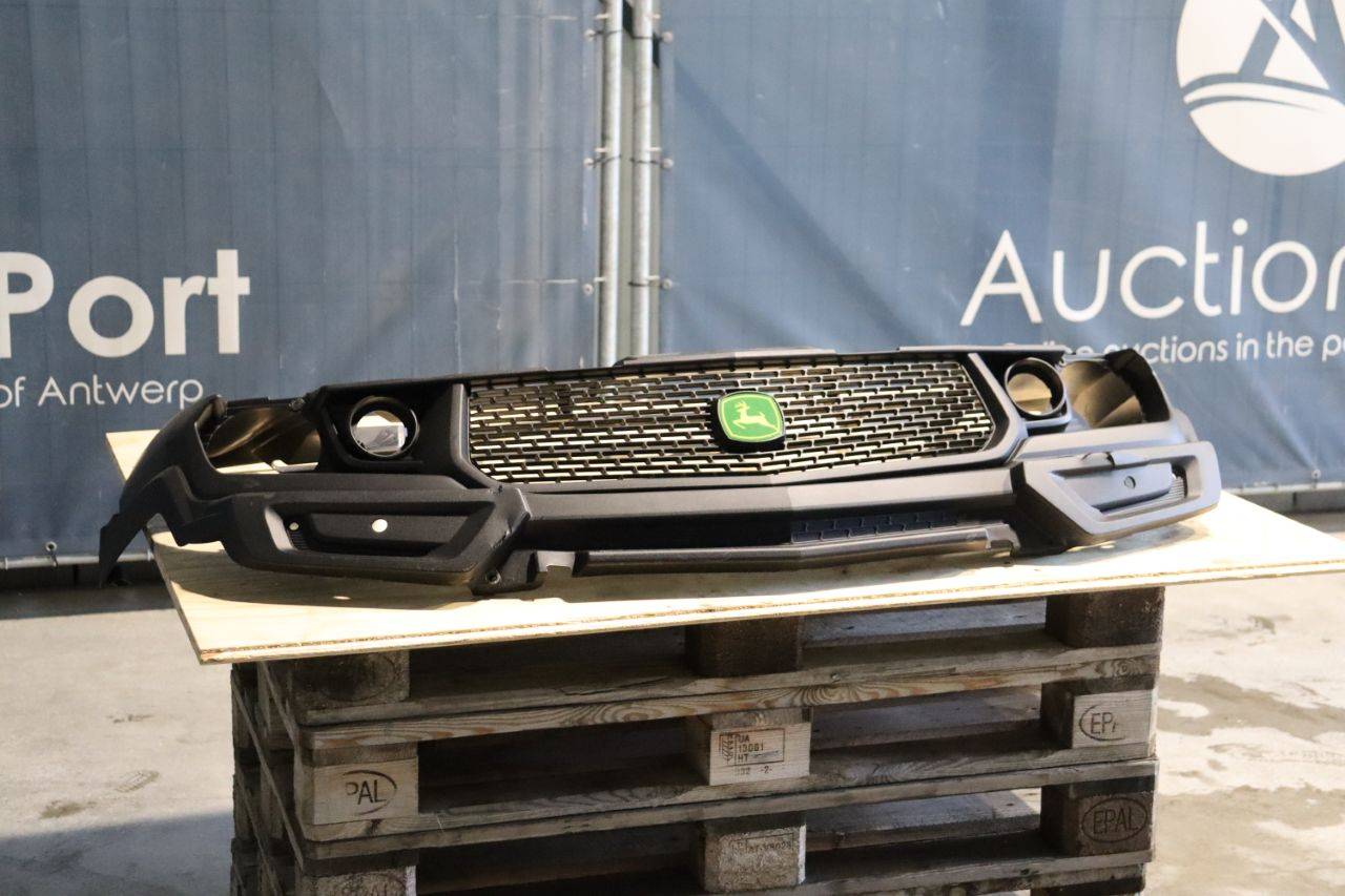 Mower John Deere Front grill and bumper assembly