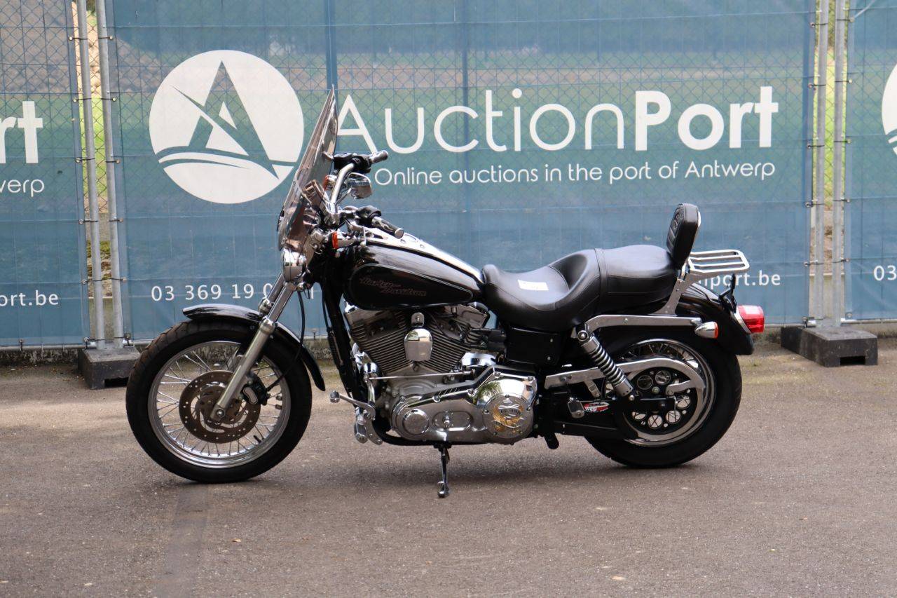 Harley-Davidson Dyna Super Glide Custom Gasoline