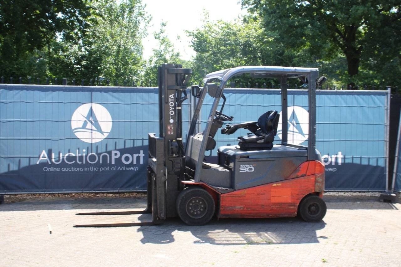 Forklift Toyota 8FBNT30 Electric 2530kg 4.7m 2014