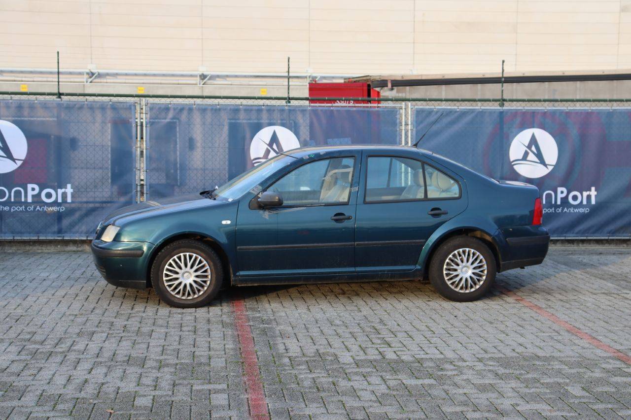 Passenger car Volkswagen Bora SDI Diesel 68 hp 2005 (Margin)