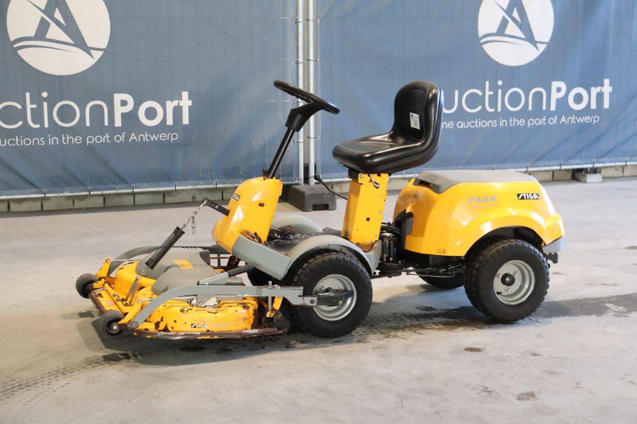 Stiga Park Compact Petrol Riding Mower 2009