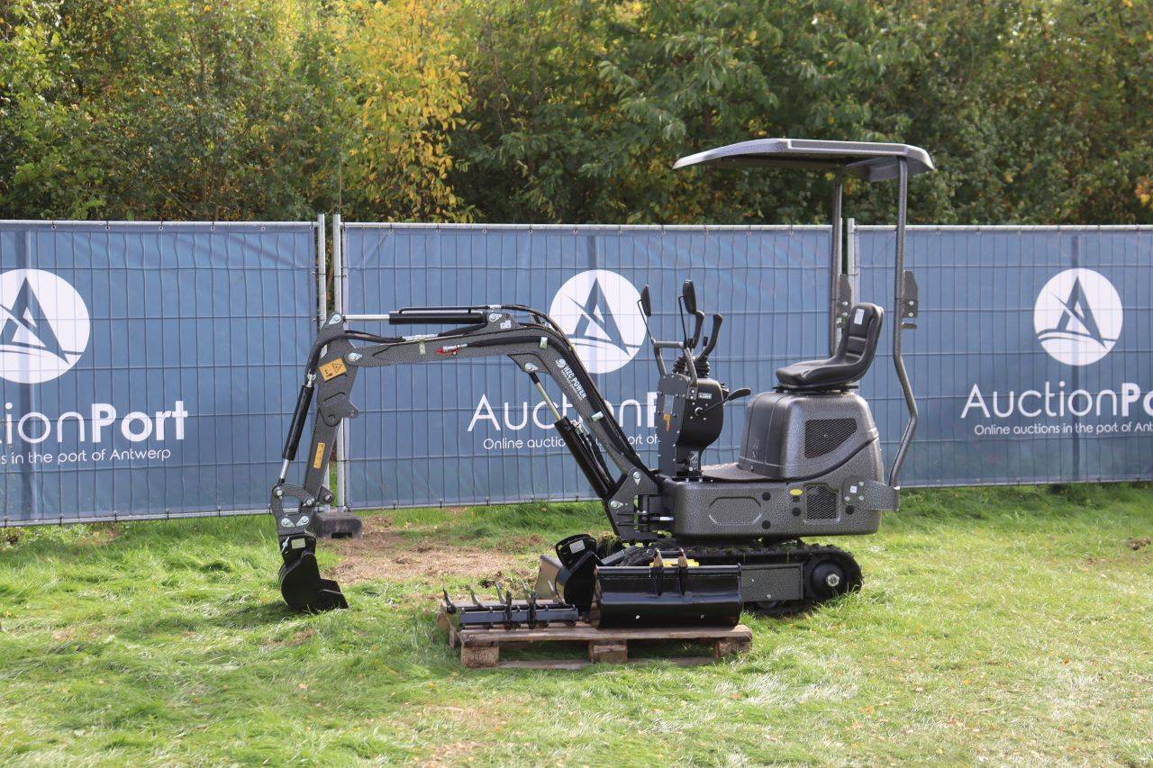 Minigraver Tec DKB941S Crawler Backhoe Benzine 2023