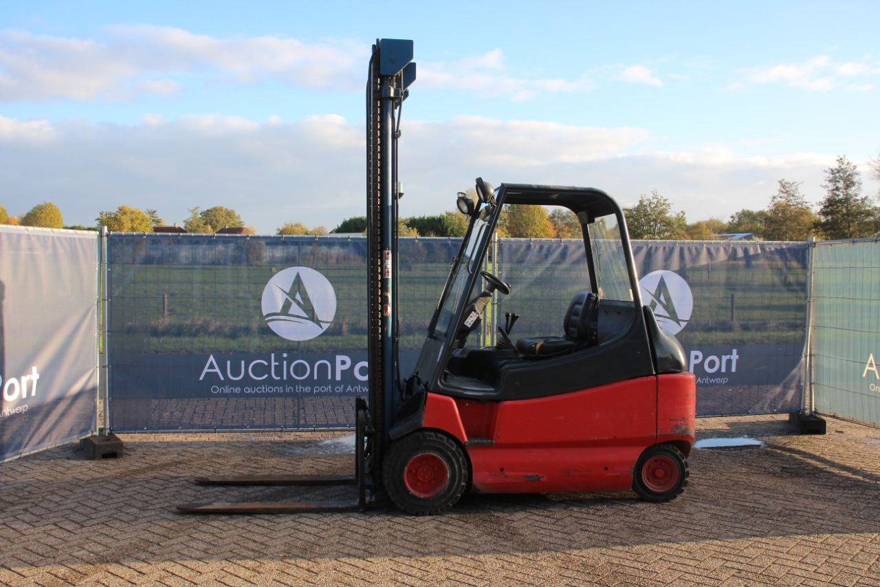 Forklift Linde E30-02 Electric 3000kg 1997