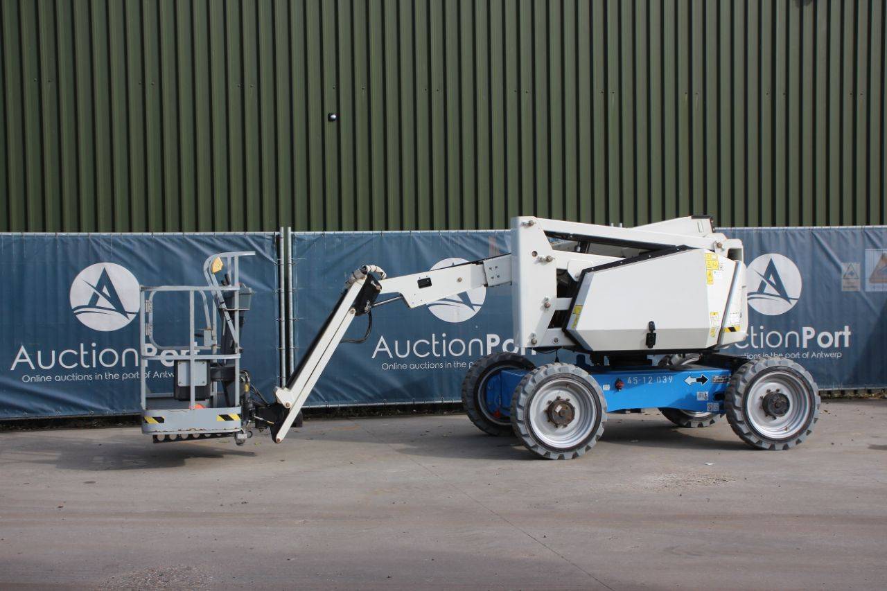 Articulating boom lift JLG H340AJ Diesel 12.33m 2001