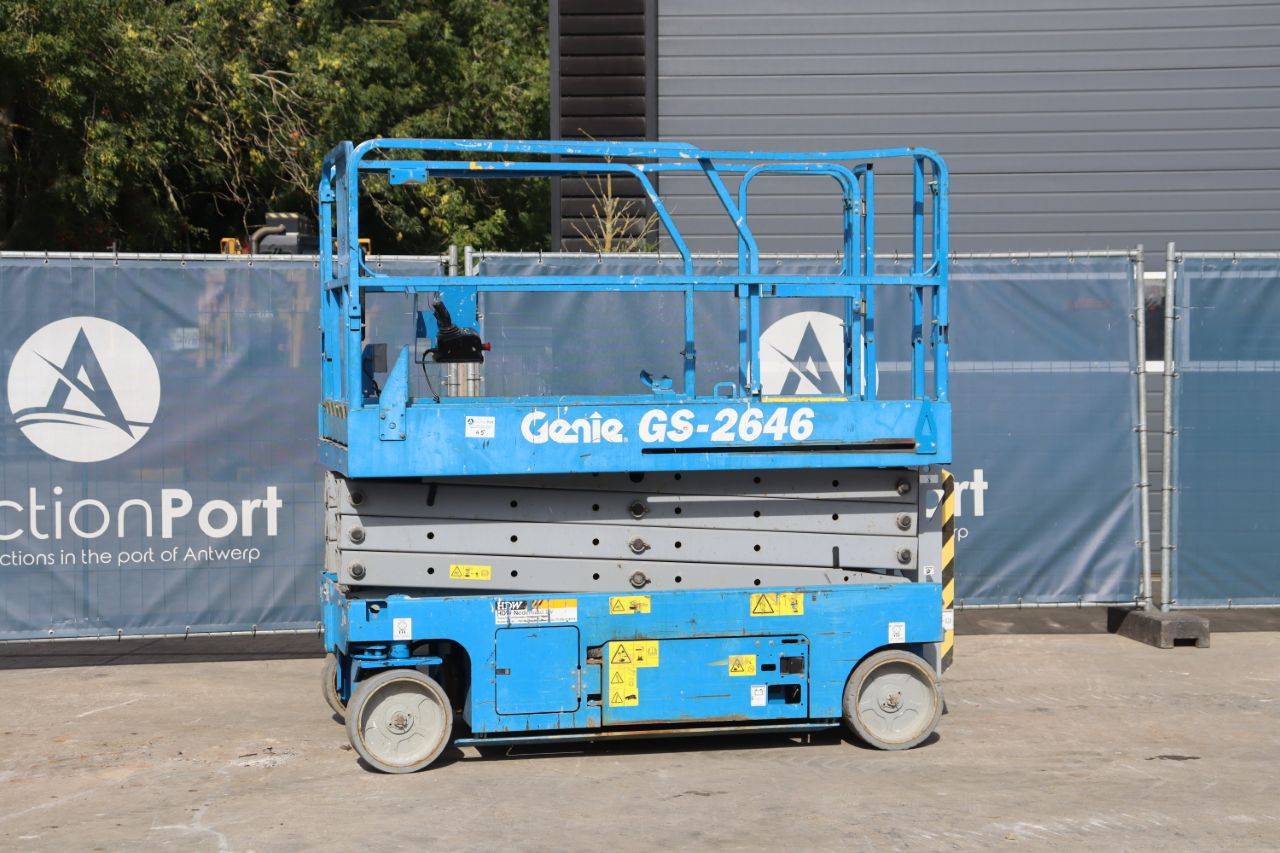 Scissor lift Genie GS-2646 Electric 10m 2009
