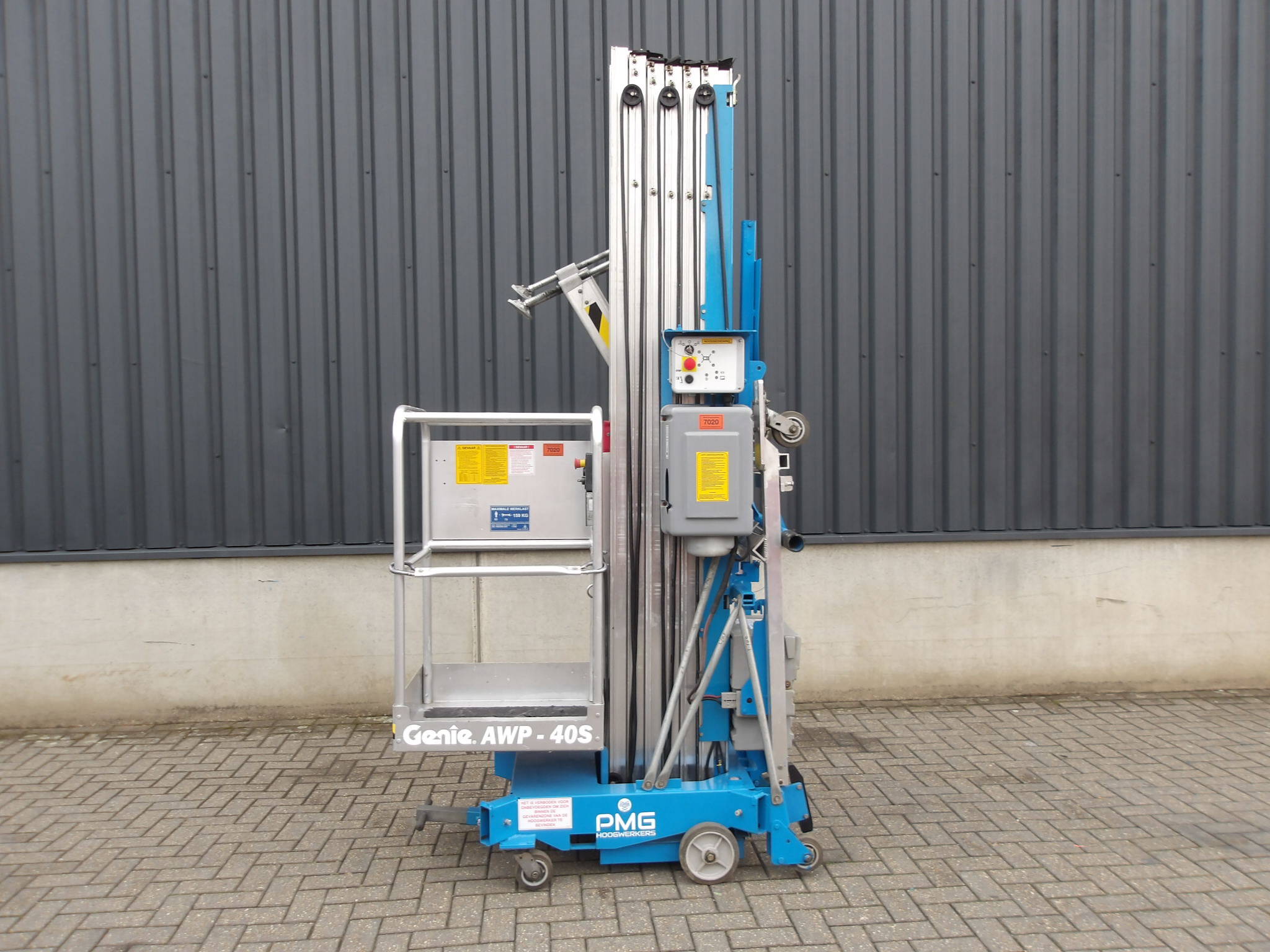 Élévateur de mât Genie AWP-40S électrique 14,30 m 2014