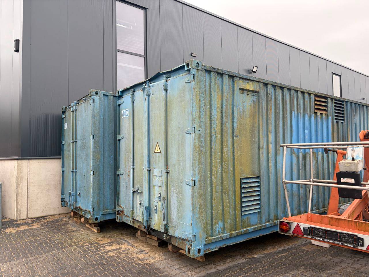 Stamford UC.I274F1 Diesel Generator 160kVA 1998 installed with container