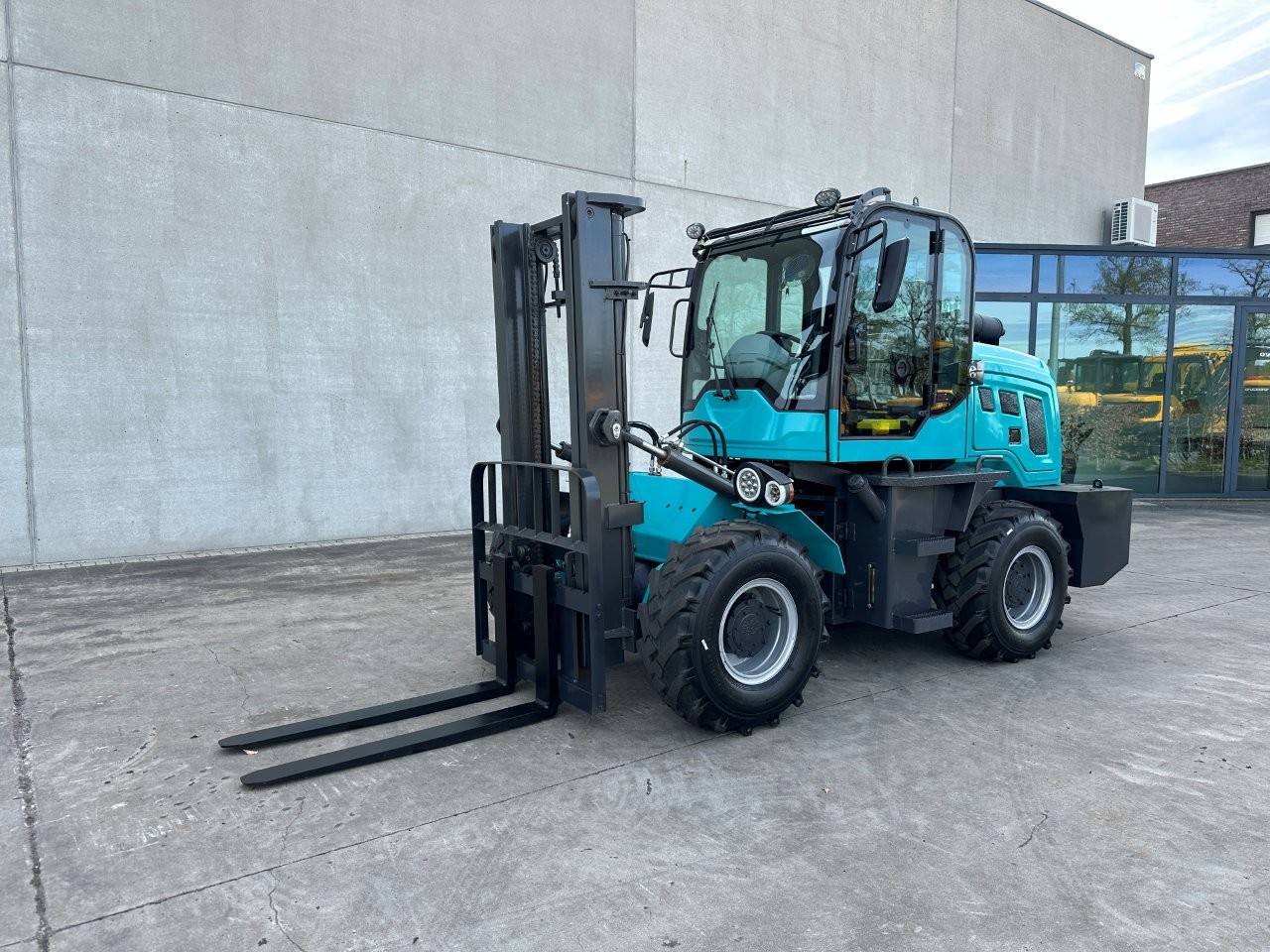 Rough Terrain Forklift Machpro MP-T320A Diesel 2025