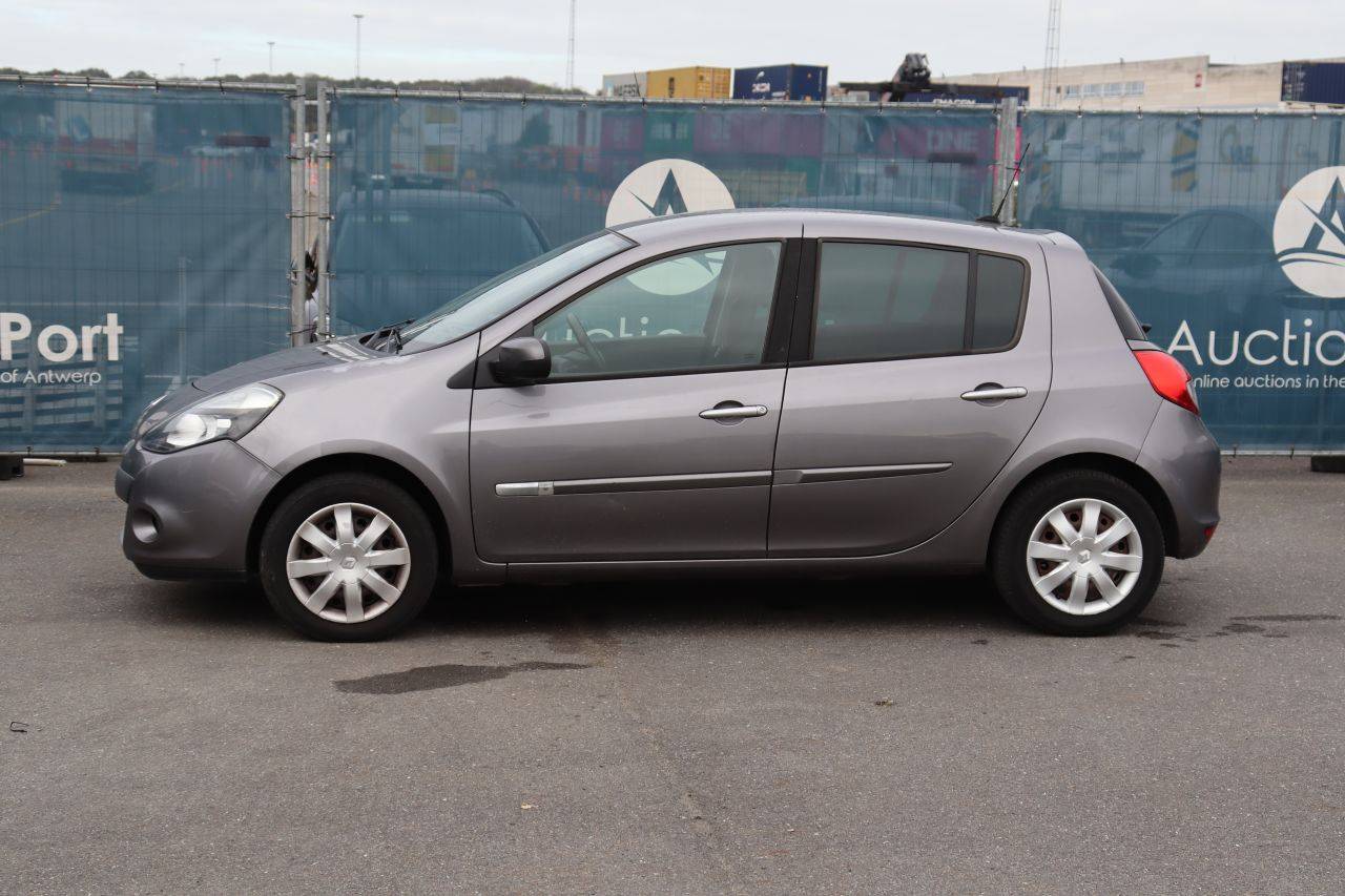 Passenger car Renault Clio Diesel 75hp 2011 (Margin)
