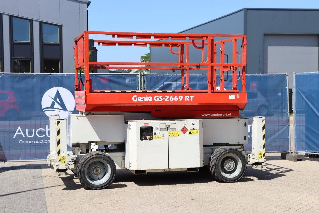 Scissor lift Genie GS-2669 RT Diesel 2012