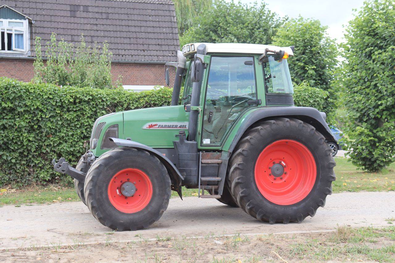 Tractor Fendt Farmer 411 Vario Diésel 2002