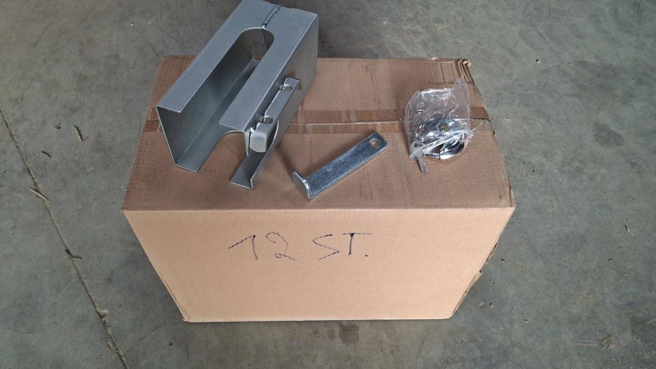 Box with 12 locks New