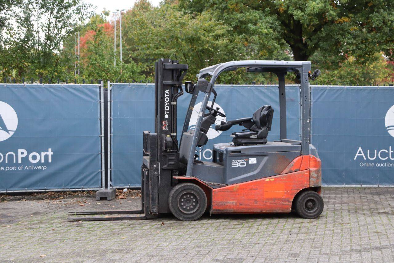 Forklift Toyota 8FBMT30 Electric 3000kg 4.7m 2014