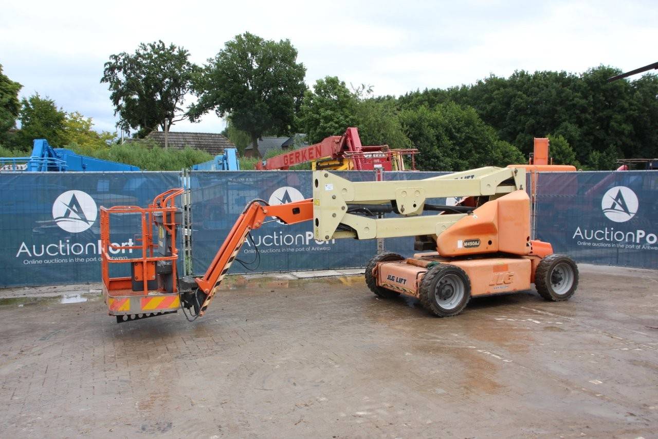 JLG M450AJ Electric Articulating Boom Lift 15.72m