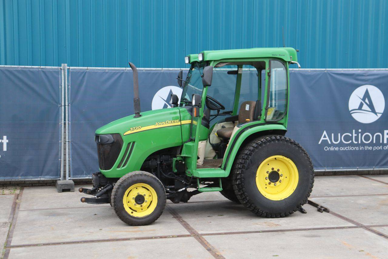 Trattore John Deere 3720 Diesel 43 CV