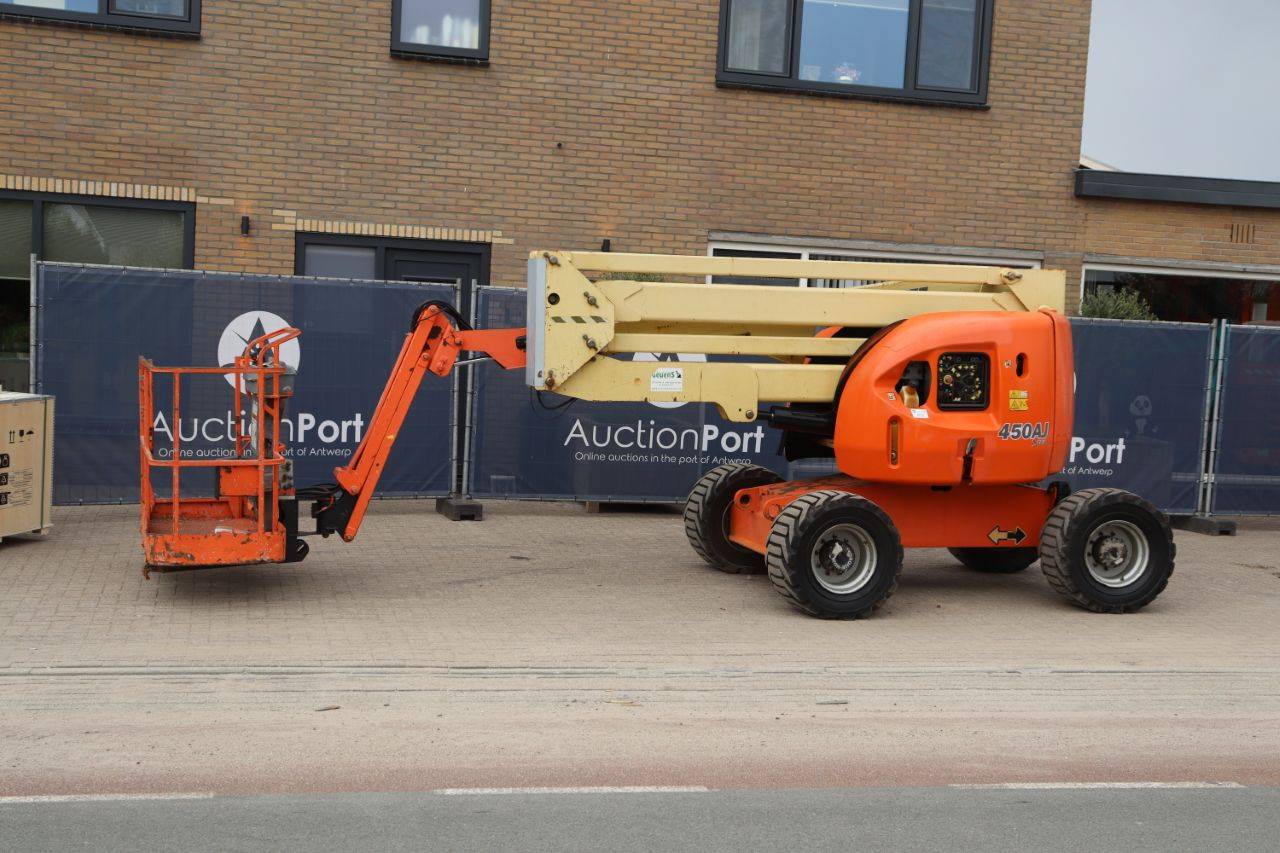 Articulated boom lift JLG 450AJ Diesel 15.7m 2006