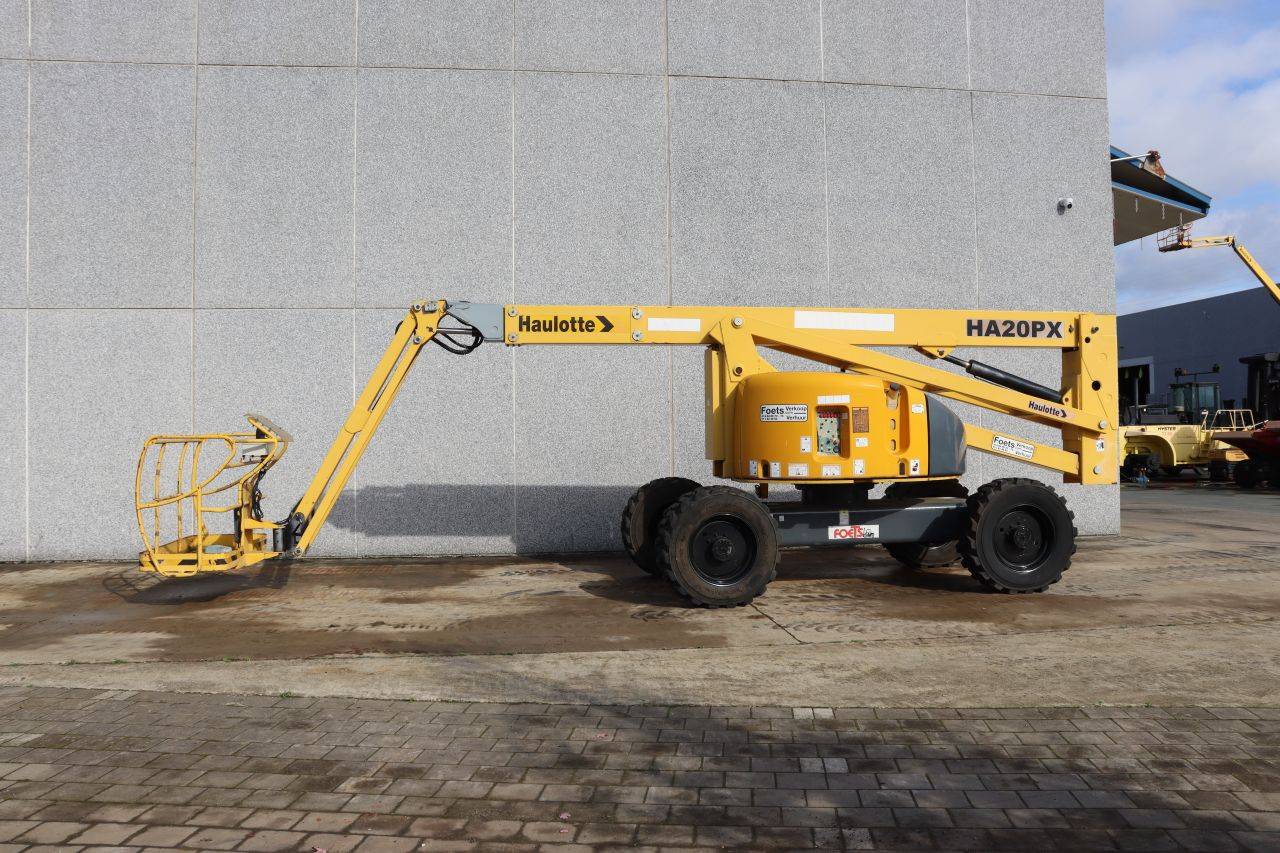 Articulated boom lift Haulotte HA20PX Diesel 20.6m 2008