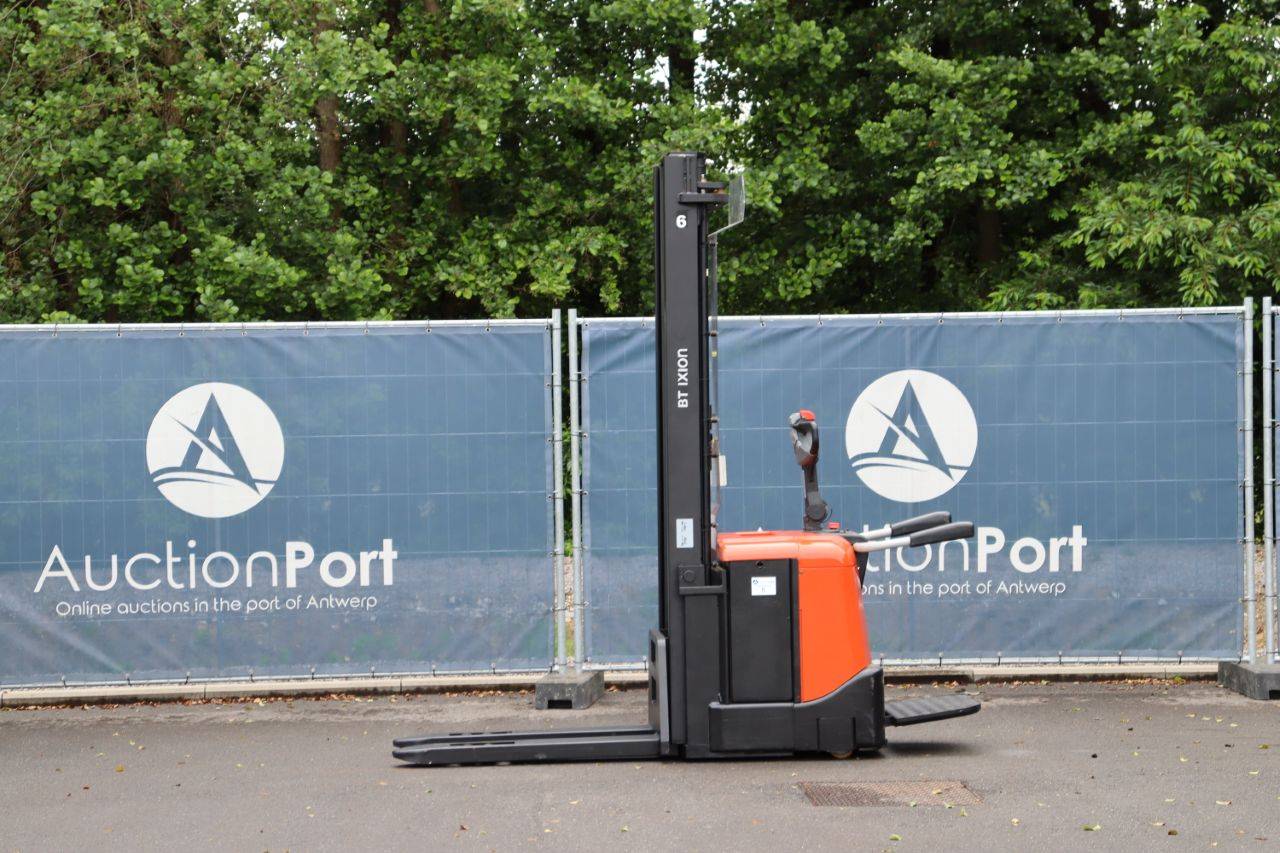 Stacker BT SPE160 Electric 1600kg 4.1m 2010