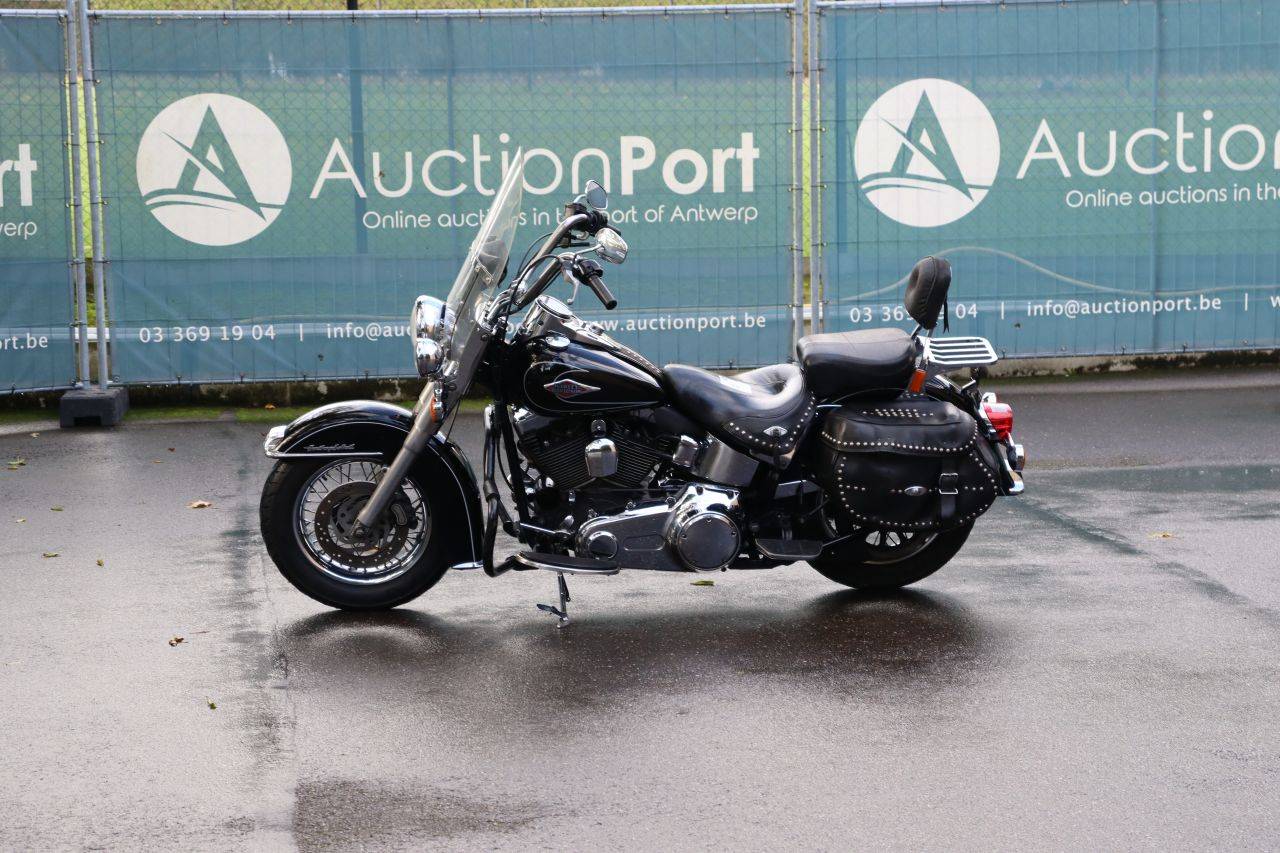 Motorcycle Harley-Davidson HERITAGE SOFTAIL CLASSIC Petrol 2010