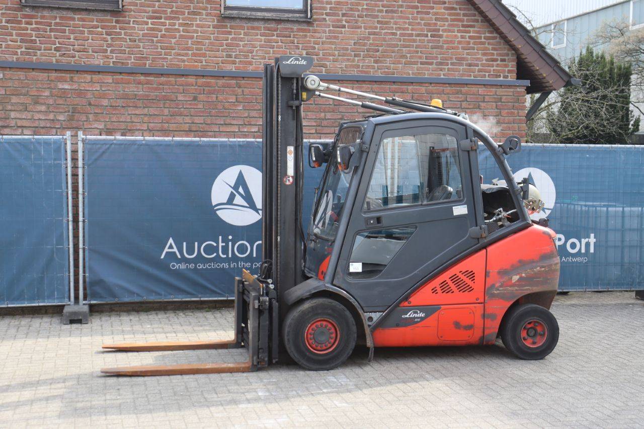 Linde H30T-02 LPG Forklift 3000kg 5.5m 2014