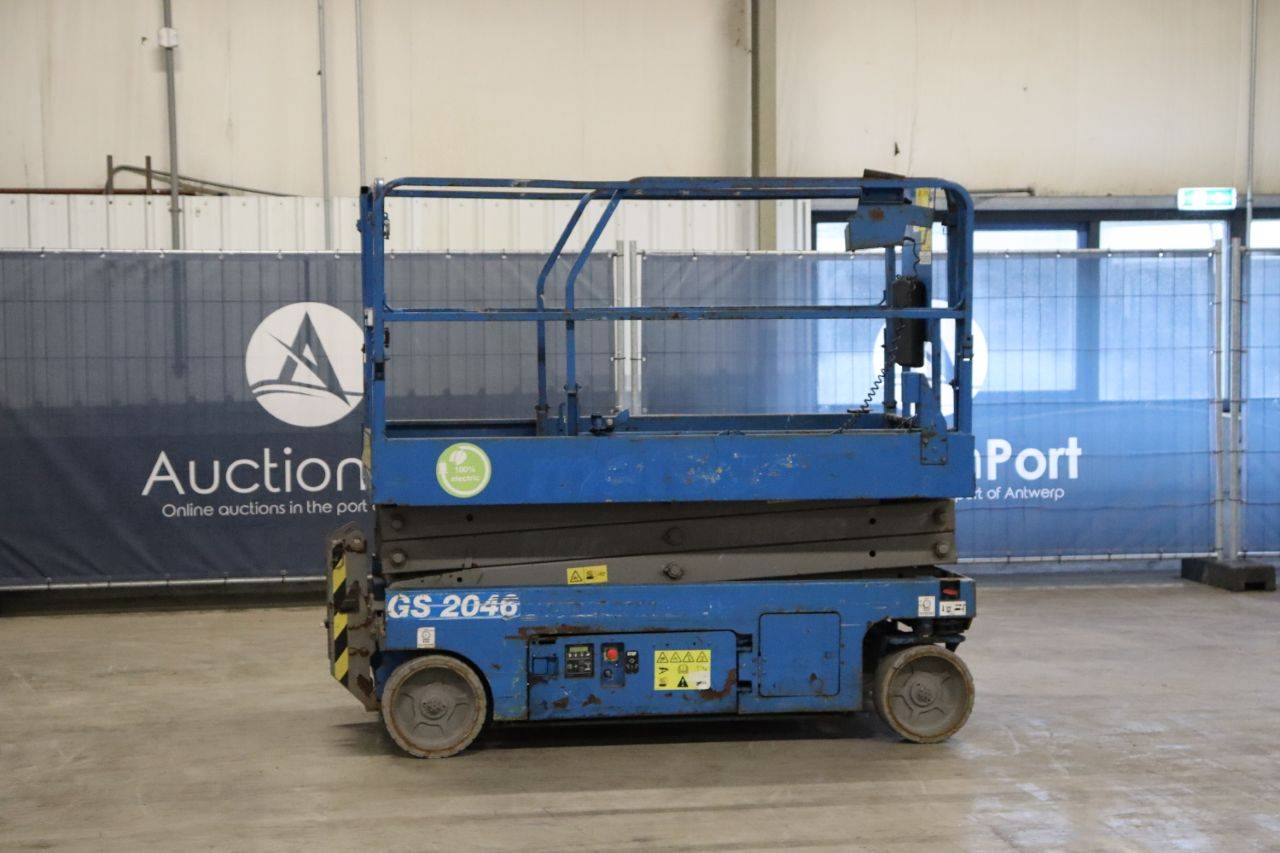 Scissor lift Genie GS-2046 Electric 8.10m 2014