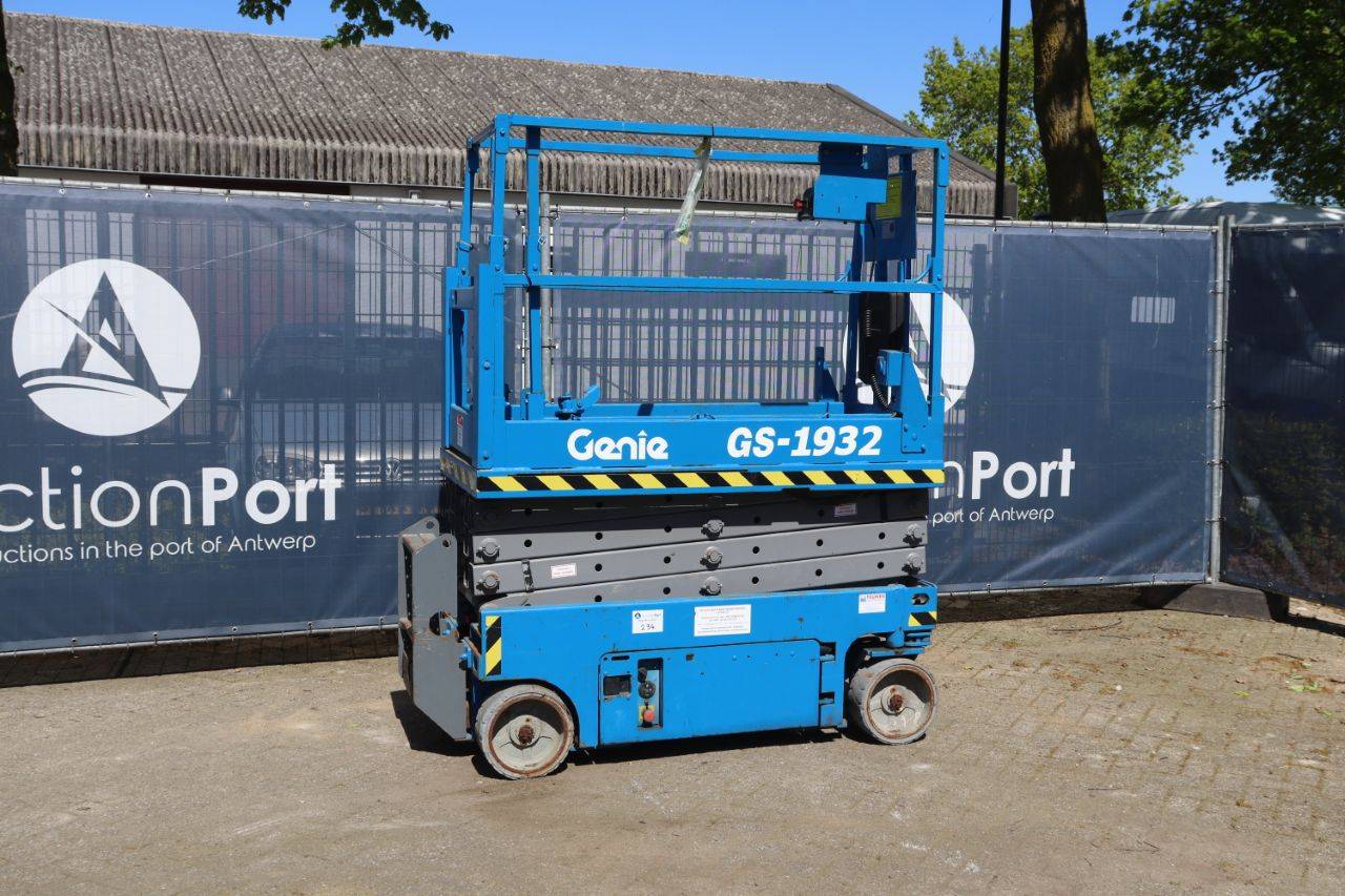 Scissor lift Genie GS1932 Electric 7.8m 2008