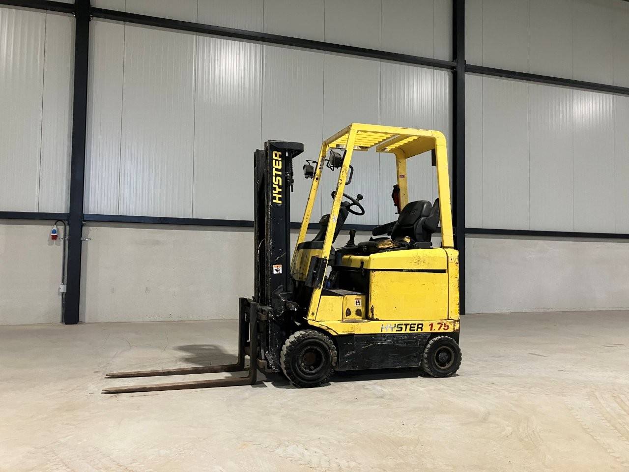 Hyster E1.75XM Electric Forklift 1750kg 4.8m 1998