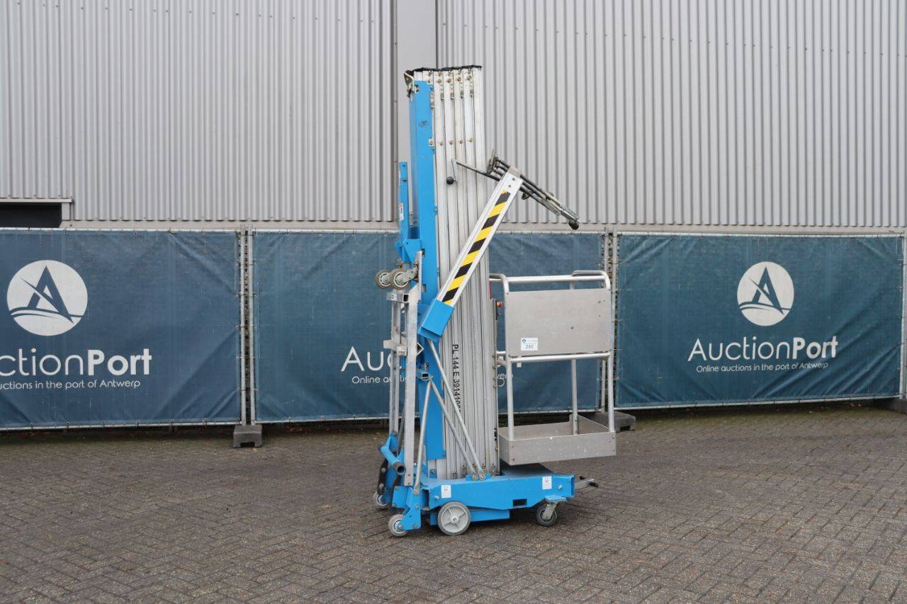 Mast lift Genie AWP-40S Electric 14.3m 2016