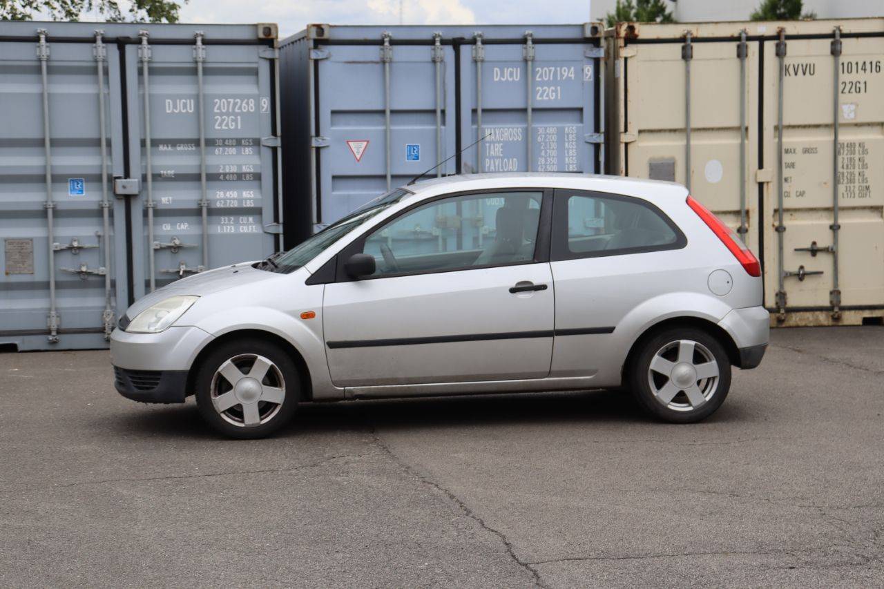 Passenger car Ford Fiesta 1.2 Petrol 2003