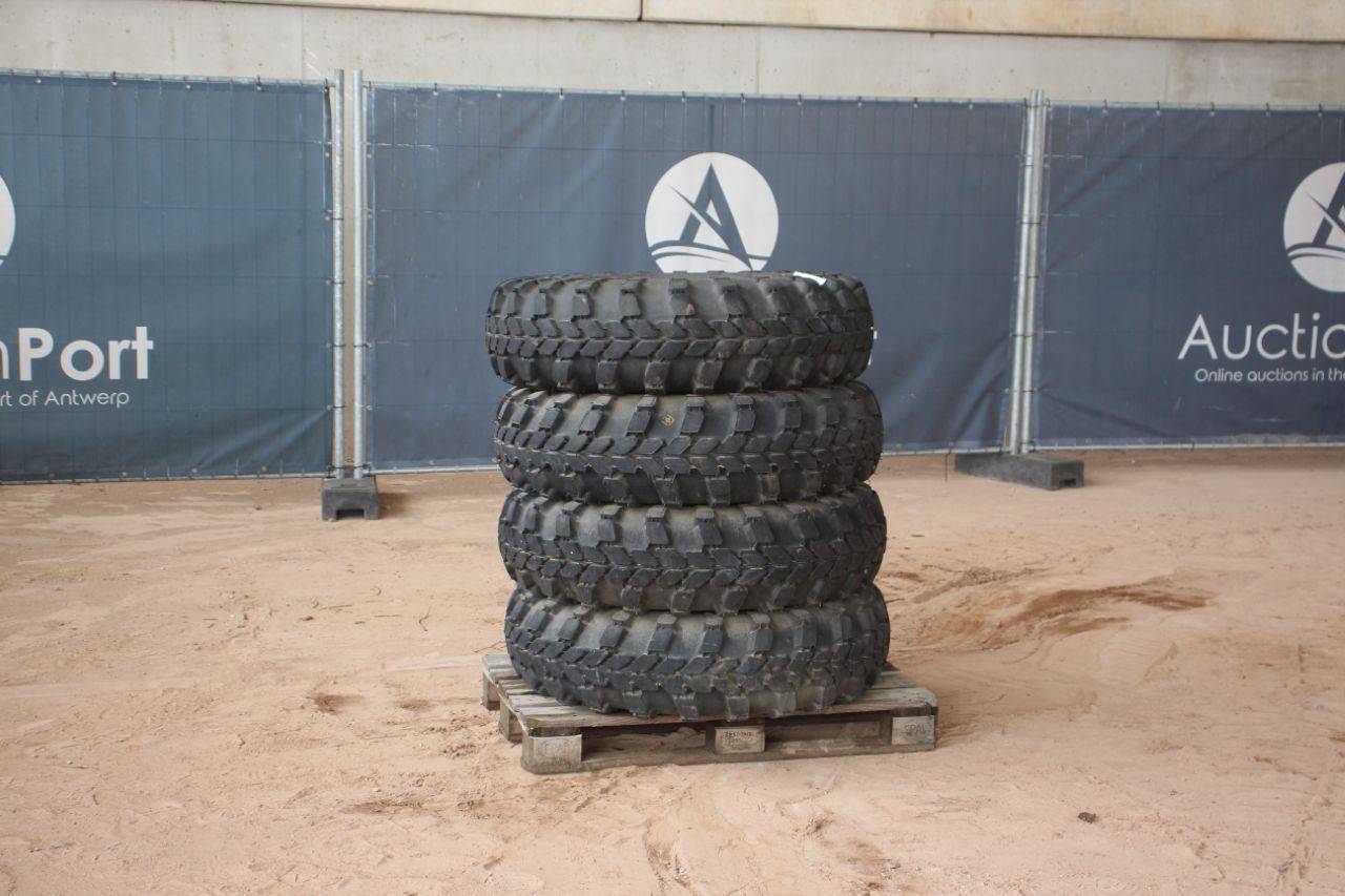 Batch of Tires 340-457 4 pieces