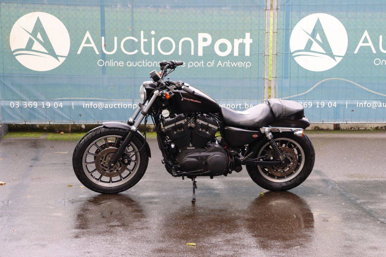 Motorcycle Harley-Davidson SPORTSTER XL 883 IRON Gasoline 2010