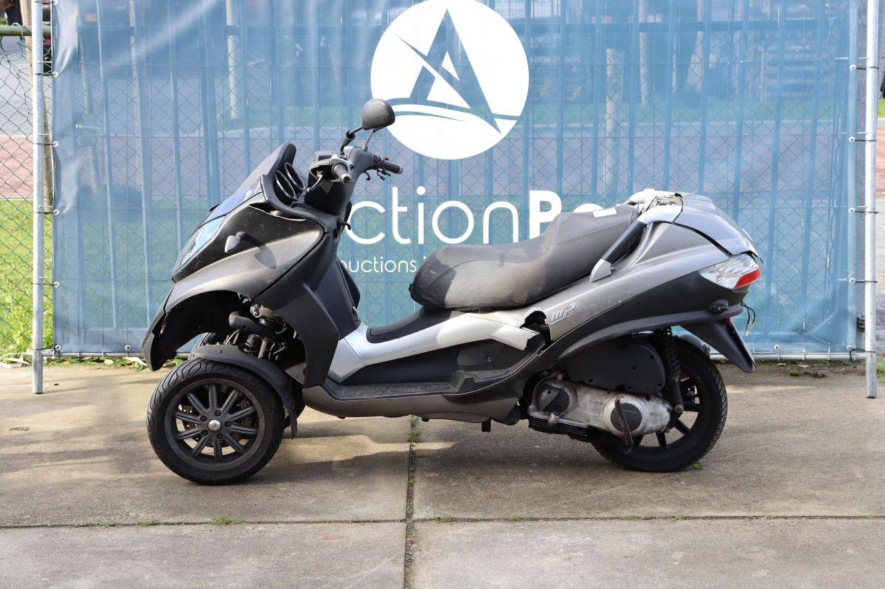 Scooter Piaggio MP3 250ie LT Gasolina 22,4 CV
