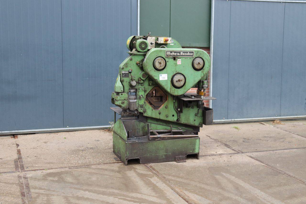 Mubea KBL11N Elektrische Stanz- und Schermaschine mit Teilen
