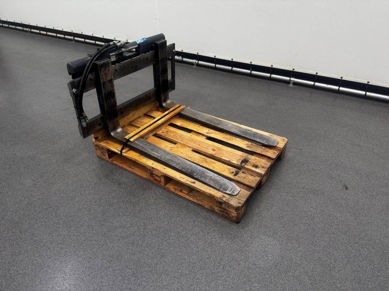 Fork positioner Kaup 2T151P2 2500kg 2002